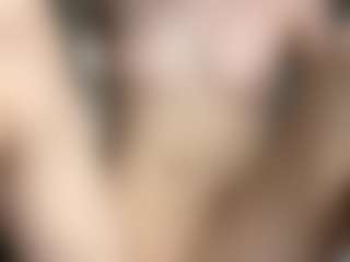Live cam show with Annie - Living Room on hotwifechat.live
