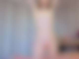 Live cam show with KarenSozzi - Spanking on xfollow cams