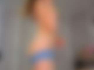 KarenSozzi's Live Sex Cam Show