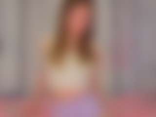 Live cam show with KarenSozzi - Average on Camsoda