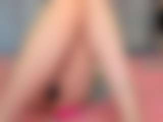 KarenSozzi's Live Sex Cam Show