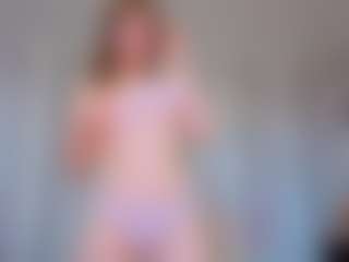 KarenSozzi's Live Sex Cam Show