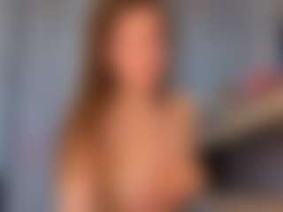 KarenSozzi's Live Sex Cam Show