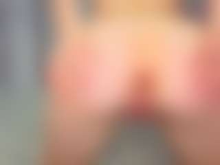 Live cam show with KarenSozzi - Solo on livesuperchat.net