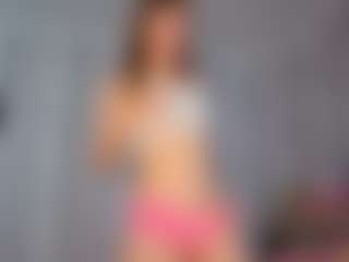 Live cam show with KarenSozzi - Blue Eyes on livesuperchat.net