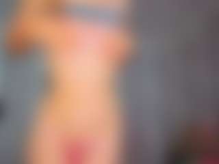 Live cam show with KarenSozzi - Natural on CamwithHer