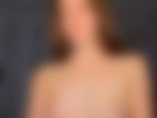 Live cam show with KarenSozzi - Spank Brown Hair on CSO-WL