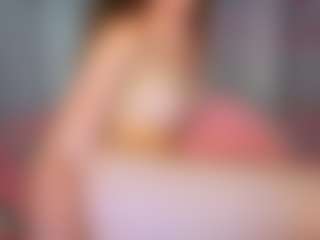 Live cam show with KarenSozzi - Bedroom on CamwithHer