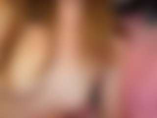 Live cam show with KarenSozzi - Bedroom on Camsoda