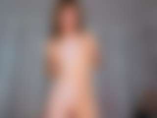 Live cam show with KarenSozzi - Smoking on Chatstar