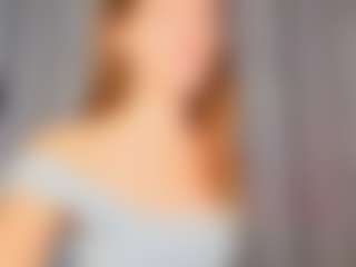 Live cam show with KarenSozzi - Striptease on xxxlivecams.org