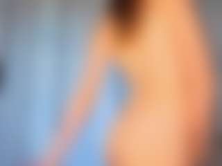 Live cam show with KarenSozzi - Striptease on Camsoda