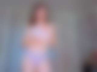 KarenSozzi's Live Sex Cam Show