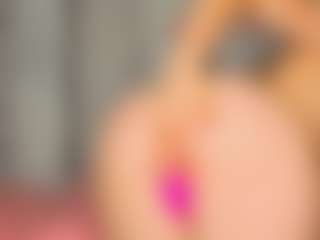 Live cam show with KarenSozzi - Moaning on CamwithHer