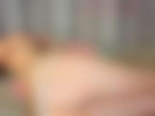Live cam show with KarenSozzi - College Brown Hair on Latina Girls