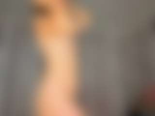 Live cam show with KarenSozzi - Brown Hair on Instabang