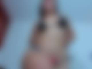 Live cam show with Luna G - Blonde Hair on Camsoda