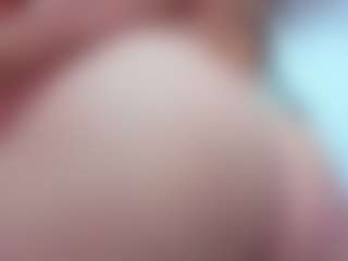 Live cam show with Luna G - Green Eyes on Soda Cam