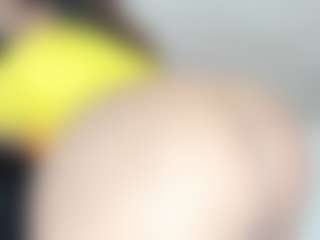 Penelope-Russo MILF webcam performer live streaming