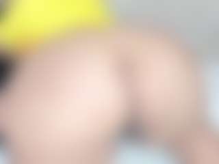 Penelope-Russo MILF webcam performer live streaming