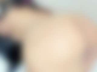 Penelope-Russo MILF webcam performer live streaming