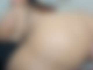 Penelope-Russo MILF webcam performer live streaming