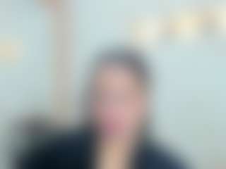 Live cam show with Penelope-Russo - Facial on Hubzter Live