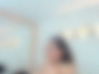Live cam show with Penelope-Russo - Public Mature on Stripli.com