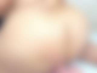 Live cam show with Penelope-Russo - Facial on Camsoda