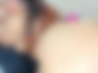 Live cam show with Penelope-Russo - Camel Toe on camwithhim.com