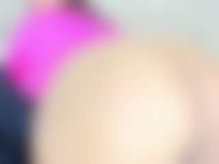 Live cam show with Penelope-Russo - Cum on Milfs Live