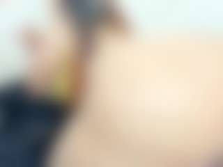 Live cam show with Penelope-Russo - Facial on Hubzter Live
