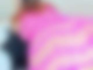 Live cam show with Penelope-Russo - Public on madthumbs