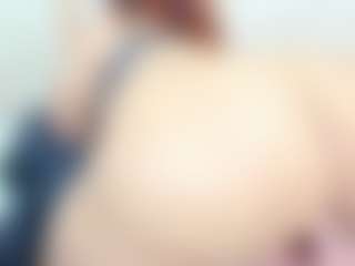 Live cam show with Penelope-Russo - Facial on Soda Cam