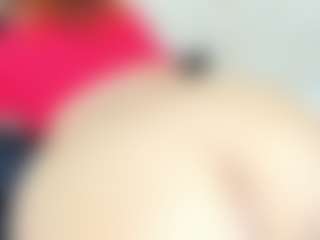 Penelope-Russo MILF webcam performer live streaming
