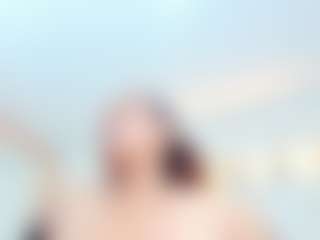 Penelope-Russo MILF webcam performer live streaming