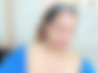 Live cam show with Penelope-Russo - Public MILF on Mixed Magazine Live