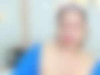 Live cam show with Penelope-Russo - Anal MILF on Milfs Live