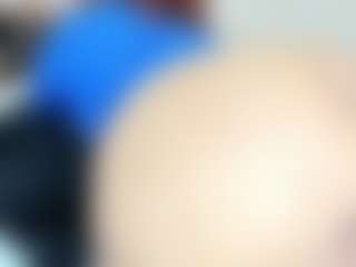 Penelope-Russo MILF webcam performer live streaming
