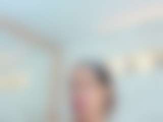 Live cam show with Penelope-Russo - Camel Toe on sexylivex.com