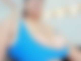 Live cam show with Penelope-Russo - Public MILF on instabang