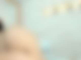 Live cam show with Penelope-Russo - Facial on Camsoda