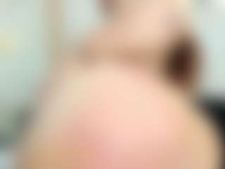 Penelope-Russo MILF webcam performer live streaming