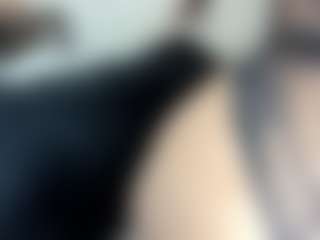 Live cam show with Penelope-Russo - Fingering on Camsoda