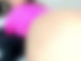 Live cam show with Penelope-Russo - Facial on Camsoda
