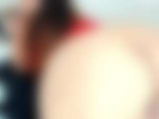 Live cam show with Penelope-Russo - Camel Toe on TeamSkeetLive