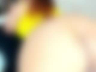 Live cam show with Penelope-Russo - Fingering MILF on TottyGirls