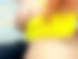 Live cam show with Penelope-Russo - Camel Toe on Adult Interactions