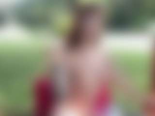 Live cam show with AliceMrtnz - Fuck Machine on CamwithHer
