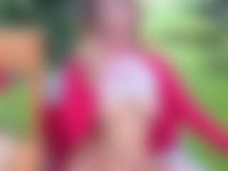 Live cam show with AliceMrtnz - Petite on sexylive.show